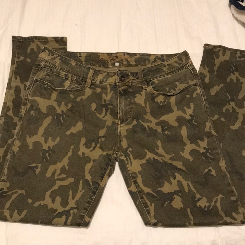 Camouflage jeans